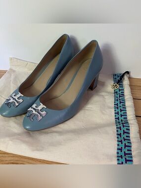 Tory Burch Pumps Womens 7.5 M Raleigh Leather Heels Logo Blue Designer Cinch Bag